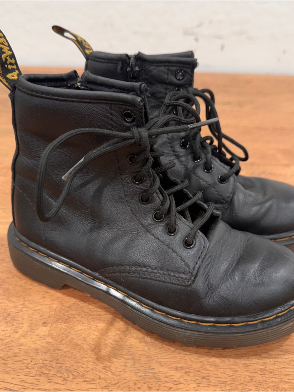 Dr. Martens Black Leather Lace-Up Ankle Boots Kids Size 1 8 Eye Combat